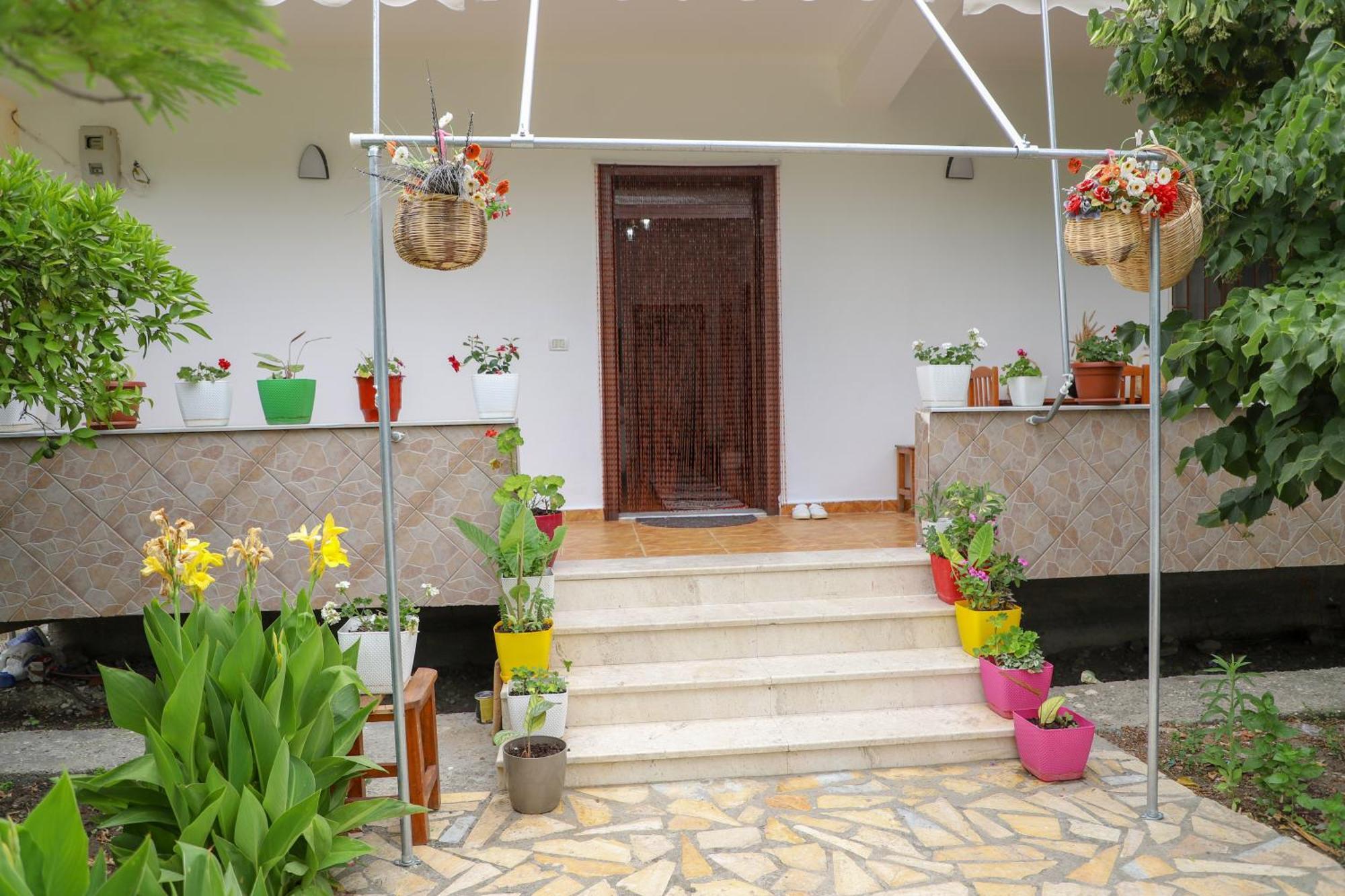 Apartment Xheison Berat Exterior photo