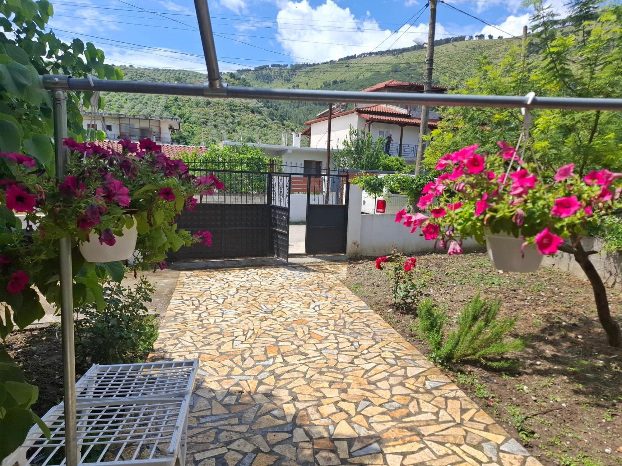 Apartment Xheison Berat Exterior photo